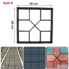 Praktičan kalup 40×40×4 cm za izradu ravnomernih betonskih ploča. Višekratna upotreba i čvrsta konstrukcija.

